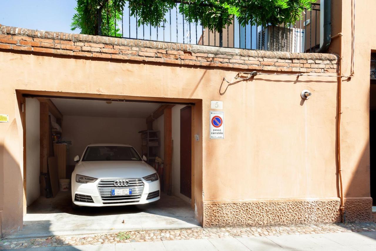 Ferrara Casa Dell'Archivolto Con Garage Apartment Exterior foto
